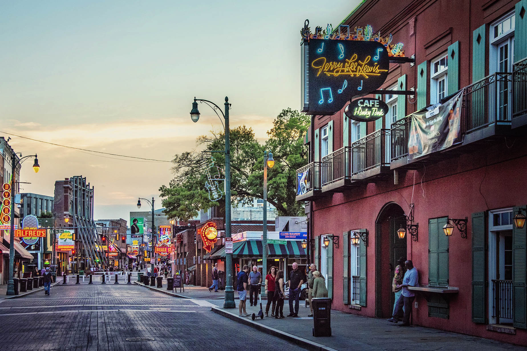 beale-street-memphis